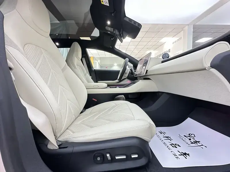 2025 Nio ET5 с пробегом 16 000 км