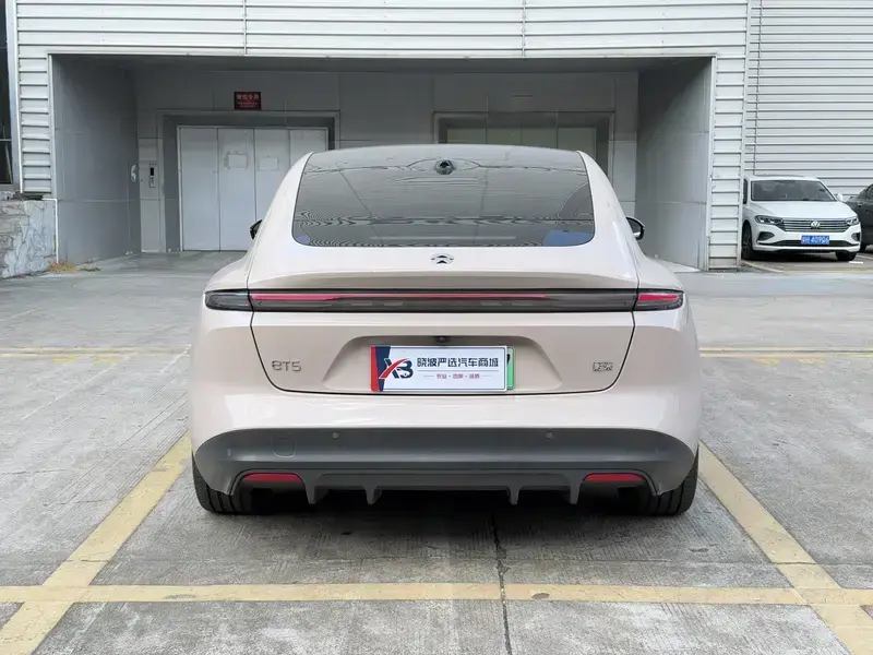 2024 Nio ET5 с пробегом 25 000 км