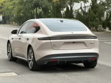 2022 Nio ET5 с пробегом 34 000 км