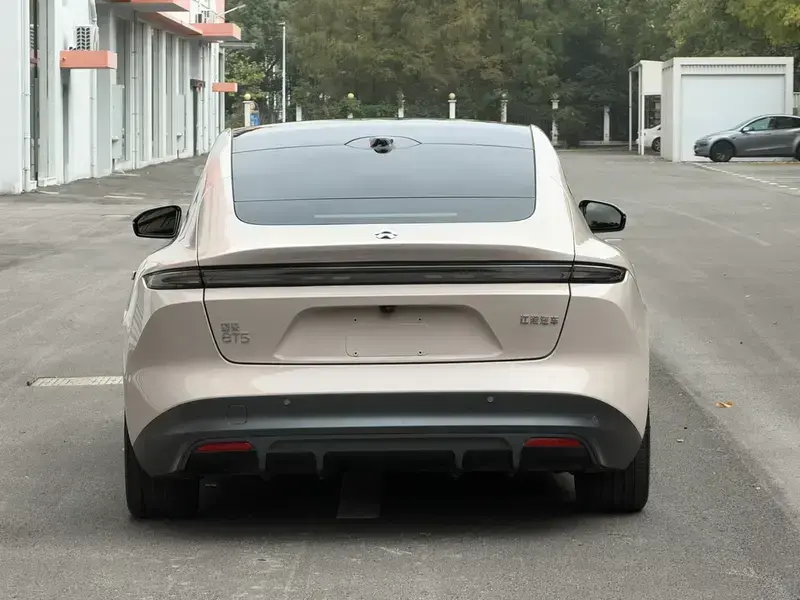 2022 Nio ET5 с пробегом 34 000 км