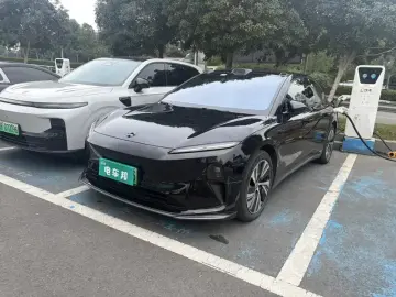 2024 Nio ET5 с пробегом 33 000 км
