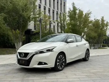 Nissan Lannia