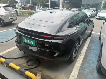 2024 Nio ET5 с пробегом 33 000 км