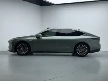 2023 Nio ET7 с пробегом 17 900 км