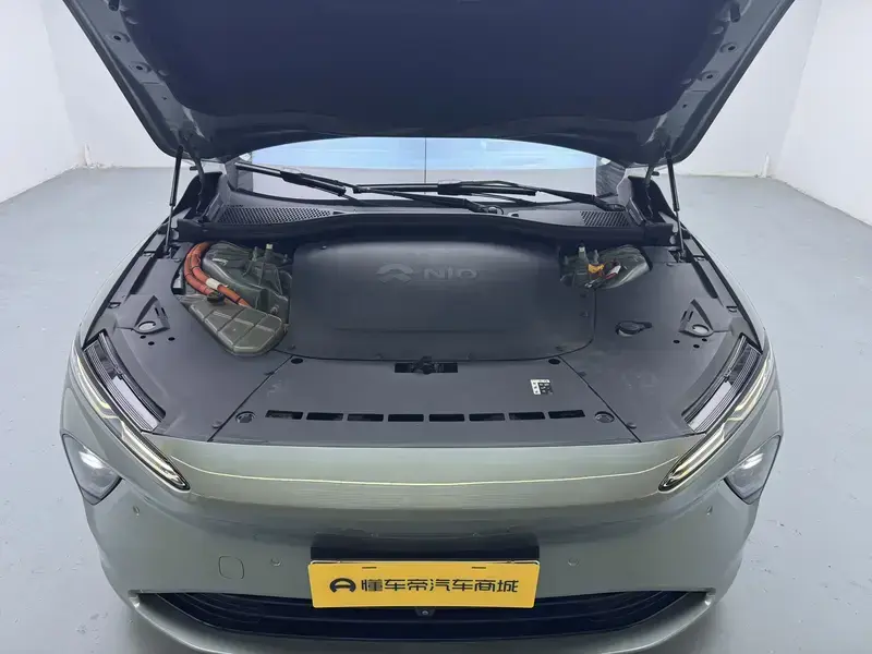 2023 Nio ET7 с пробегом 17 900 км