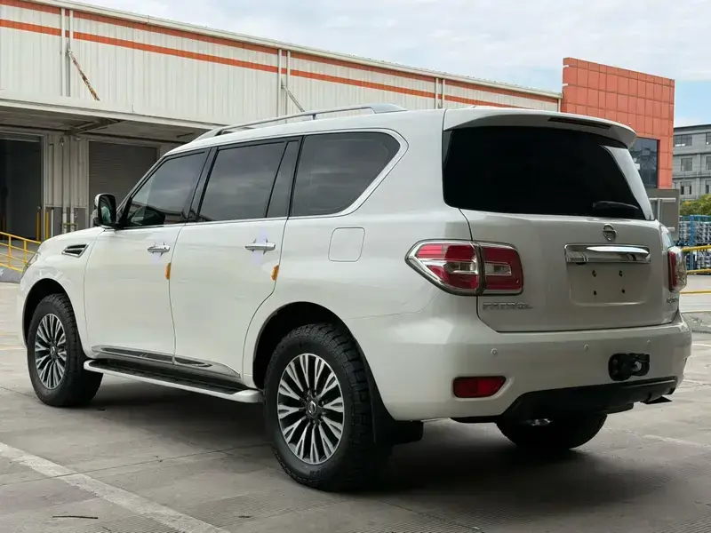 2019 Nissan Patrol с пробегом 182 000 км