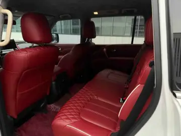2020 Nissan Patrol с пробегом 100 000 км