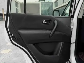 2020 Nissan Patrol с пробегом 120 000 км