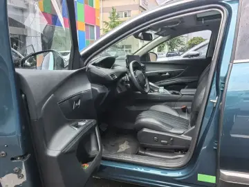 2023 Peugeot 5008 с пробегом 75 000 км