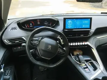 2021 Peugeot 5008 с пробегом 3 600 км