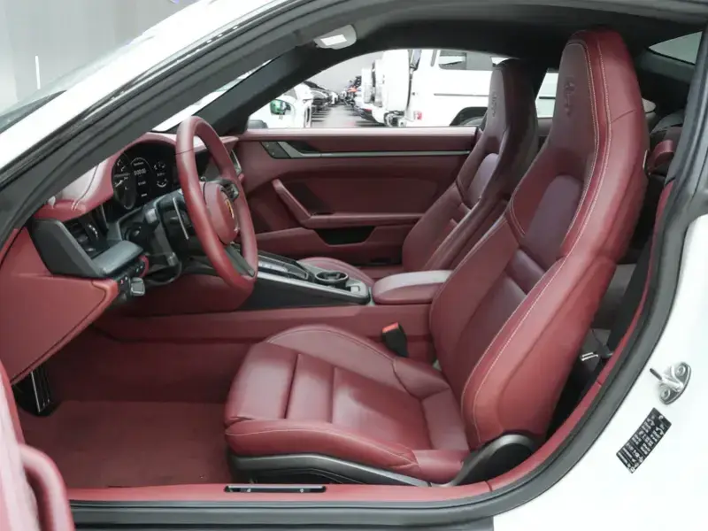 2022 Porsche 911 с пробегом 41 000 км
