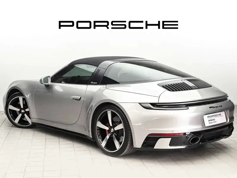 2022 Porsche 911 с пробегом 19 900 км