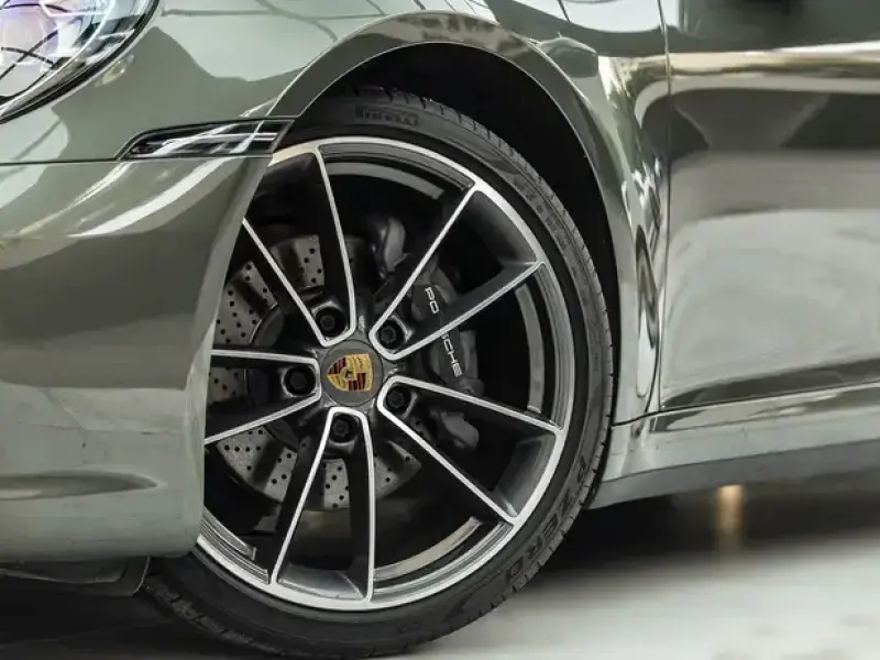 2022 Porsche 911 с пробегом 14 000 км