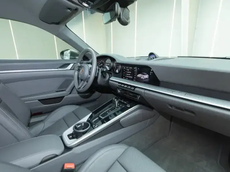 2022 Porsche 911 с пробегом 14 000 км