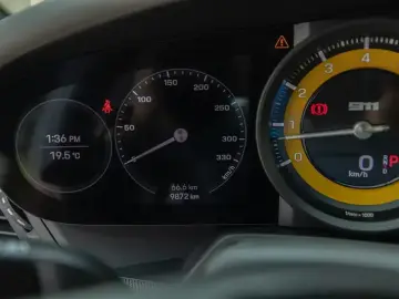 2023 Porsche 911 с пробегом 9 800 км
