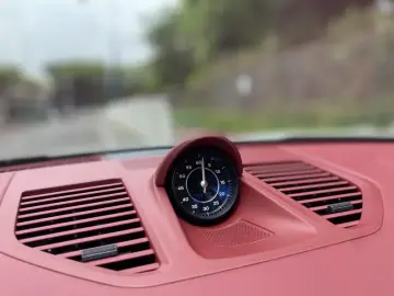 2023 Porsche 911 с пробегом 9 000 км