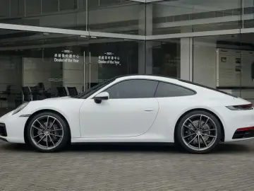 2023 Porsche 911 с пробегом 700 км
