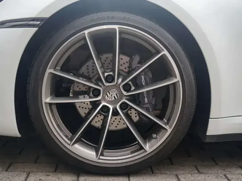 2023 Porsche 911 с пробегом 700 км