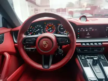 2023 Porsche 911 с пробегом 700 км