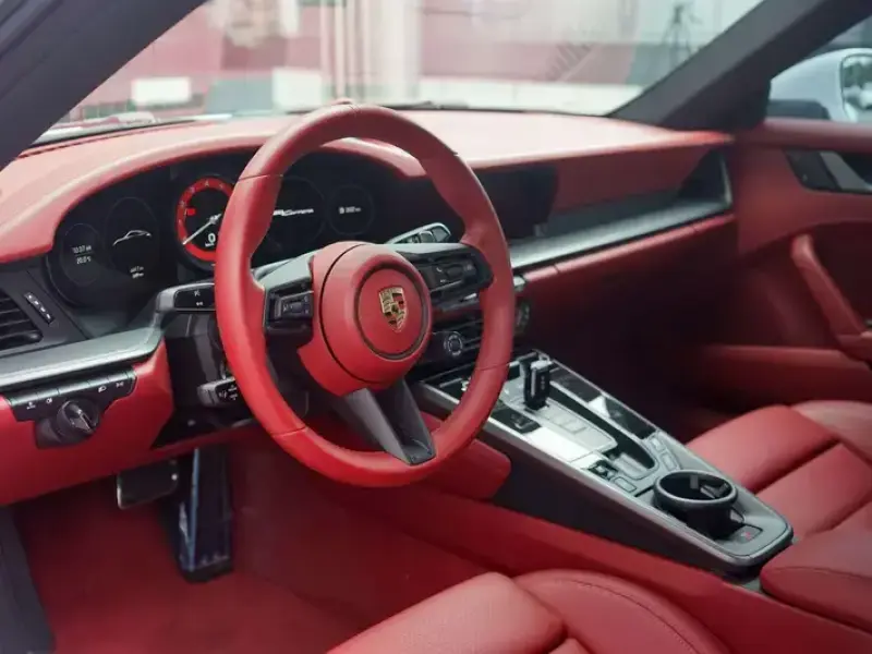 2023 Porsche 911 с пробегом 700 км