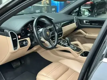 2019 Porsche Cayenne с пробегом 61 000 км