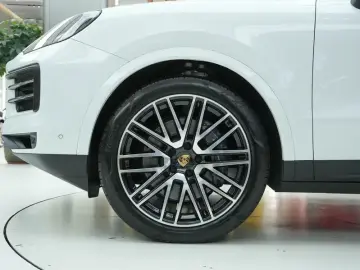 2024 Porsche Cayenne с пробегом 17 000 км
