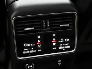 2019 Porsche Cayenne с пробегом 66 000 км