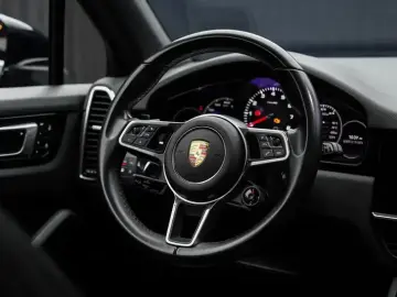 2019 Porsche Cayenne с пробегом 66 000 км