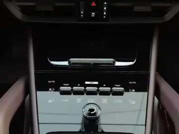 2024 Porsche Cayenne с пробегом 45 000 км