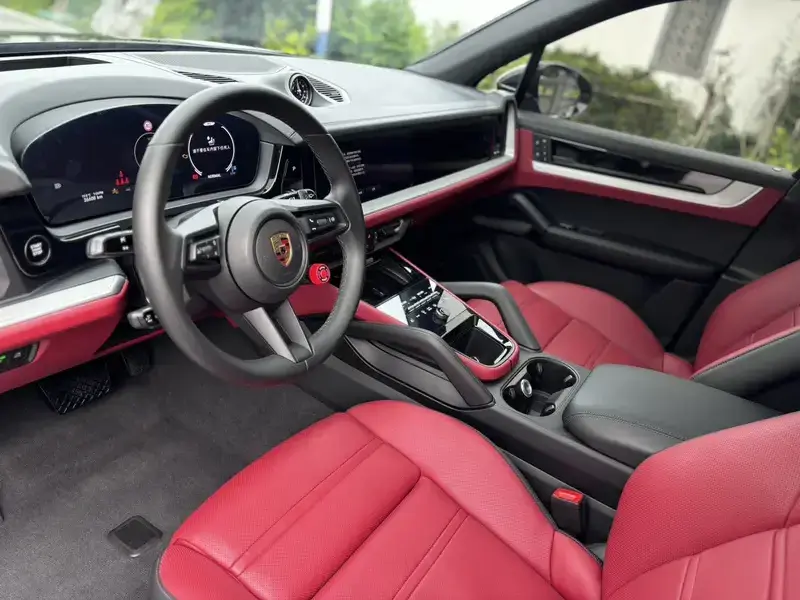 2024 Porsche Cayenne с пробегом 26 000 км