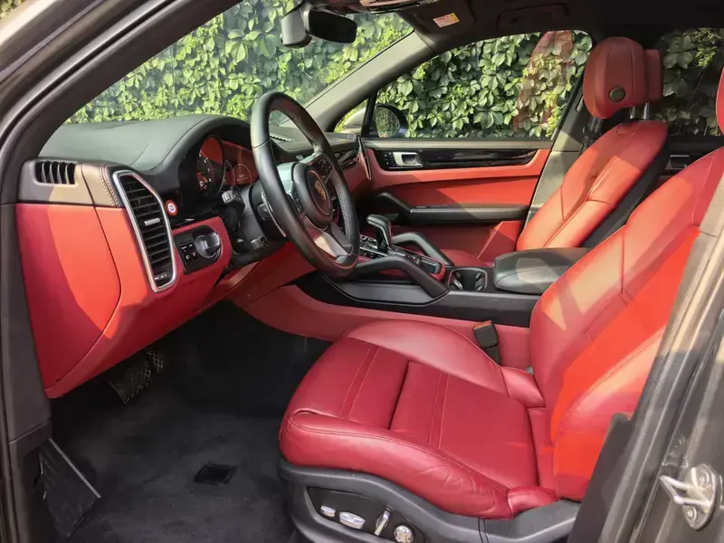 2020 Porsche Cayenne с пробегом 70 000 км