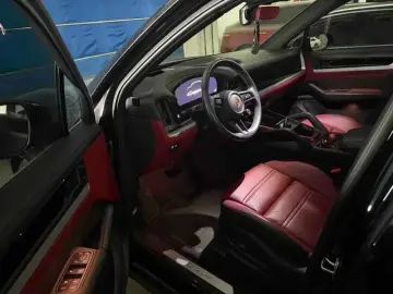 2024 Porsche Cayenne с пробегом 30 000 км