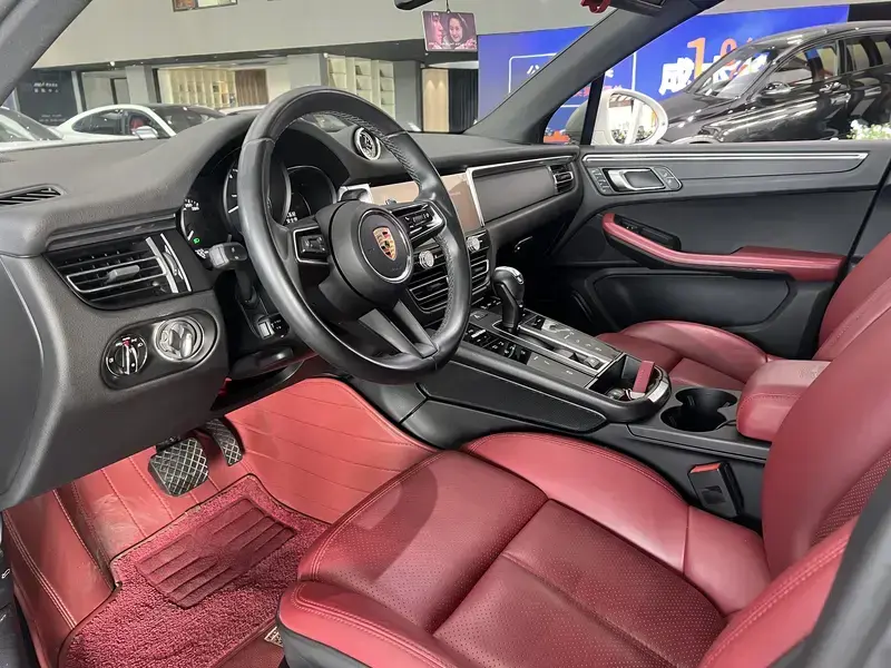2023 Porsche Macan с пробегом 22 500 км