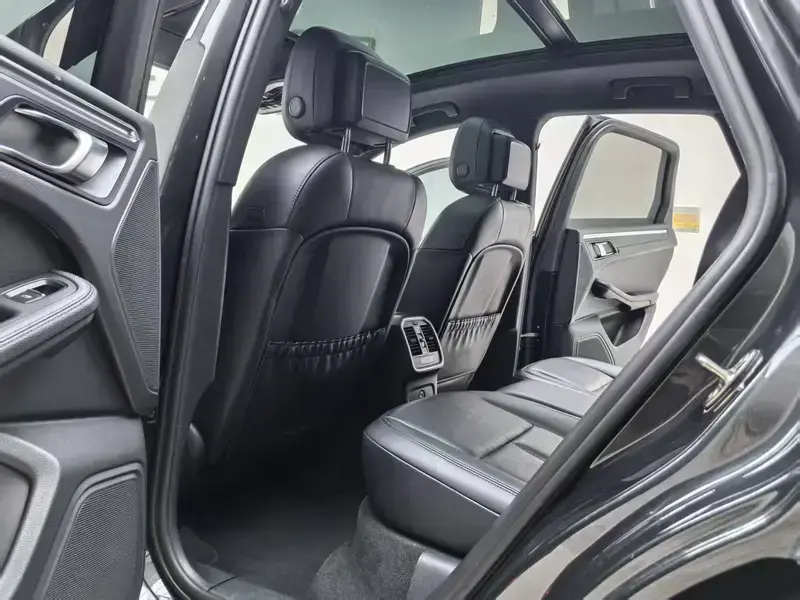 2023 Porsche Macan с пробегом 100 000 км