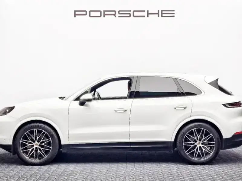 2023 Porsche Macan с пробегом 7 900 км