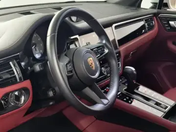 2023 Porsche Macan с пробегом 7 900 км
