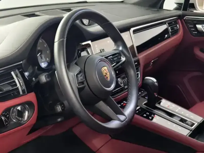 2023 Porsche Macan с пробегом 7 900 км
