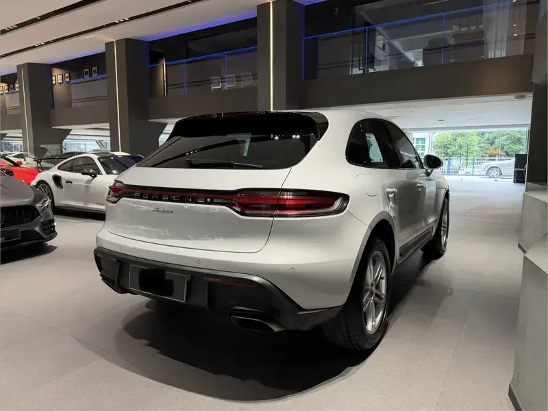 2023 Porsche Macan с пробегом 49 000 км