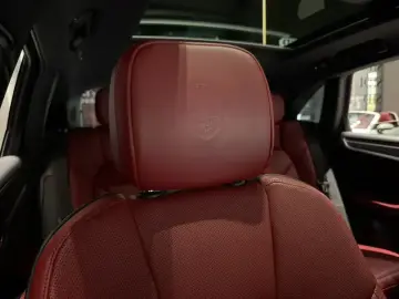 2023 Porsche Macan с пробегом 49 000 км