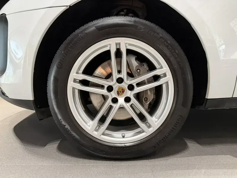 2023 Porsche Macan с пробегом 49 000 км