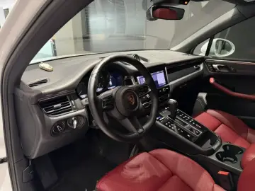 2023 Porsche Macan с пробегом 49 000 км