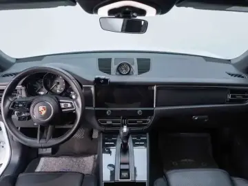 2023 Porsche Macan с пробегом 68 000 км