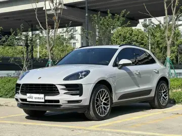 2021 Porsche Macan с пробегом 71 000 км