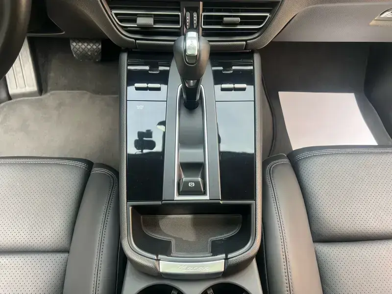 2022 Porsche Macan с пробегом 78 000 км