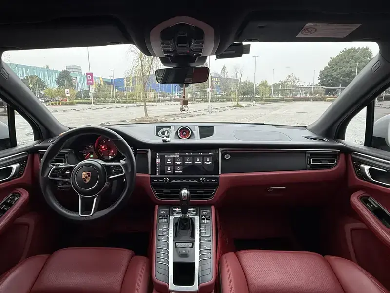 2020 Porsche Macan с пробегом 38 000 км