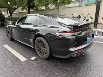 2021 Porsche Panamera с пробегом 67 000 км