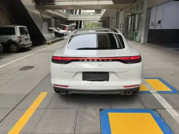 2023 Porsche Panamera с пробегом 24 000 км