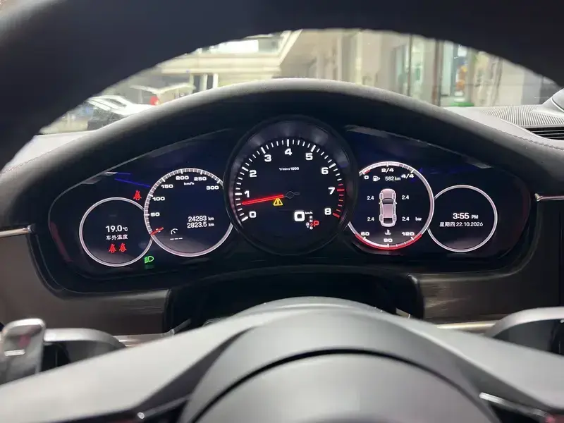2023 Porsche Panamera с пробегом 24 000 км