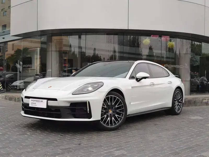 2024 Porsche Panamera с пробегом 13 000 км