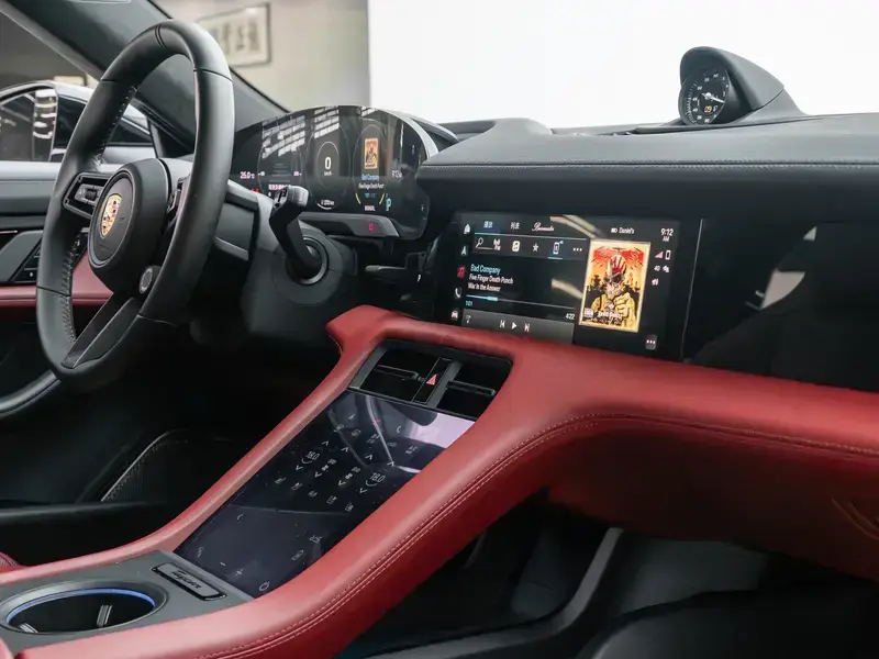 2019 Porsche Taycan с пробегом 29 900 км